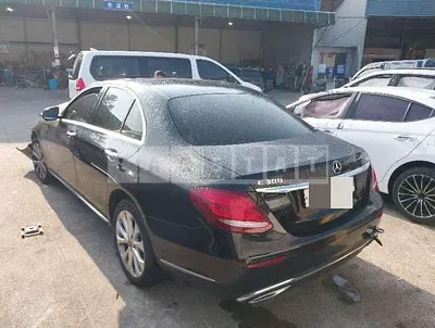 Photo 1 of 5: 2018 Mercedes-Benz E300 4Matic — Korean insurance auction