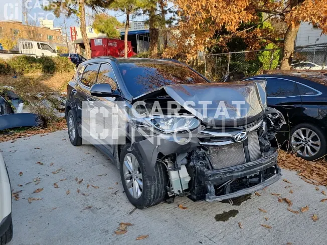 Photo 2 of 25: 2016 Hyundai Santa Fe, VIN KMHSW81UBGU692930 — Korean insurance auction