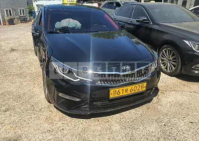 Photo 1 of 6: 2021 Kia K5, VIN KNAGU416BMA403942 — Korean insurance auction