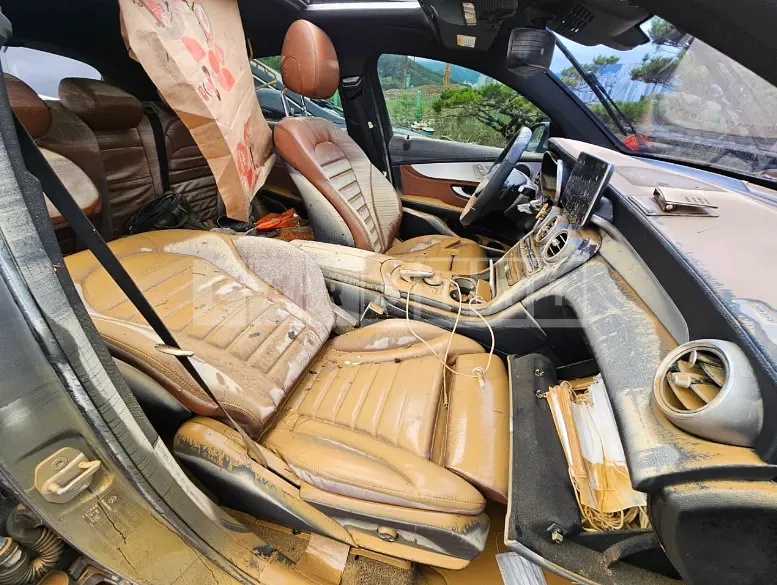 Photo 3 of 3: 2018 Mercedes-Benz GLC220d 4Matic Coupe — Korean insurance auction