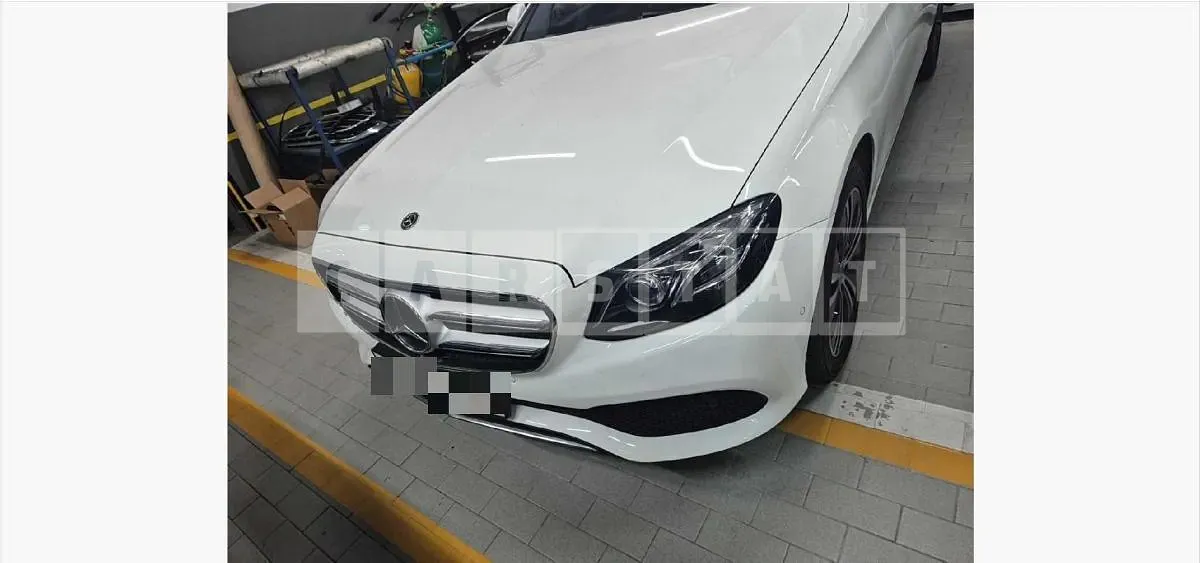 Photo 2 of 8: 2020 Mercedes-Benz E220 d — Korean insurance auction