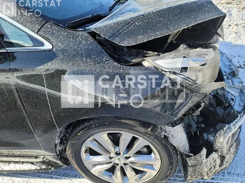 Photo 2 of 27: 2015 Kia Carnival 9 -Seater — Korean insurance auction