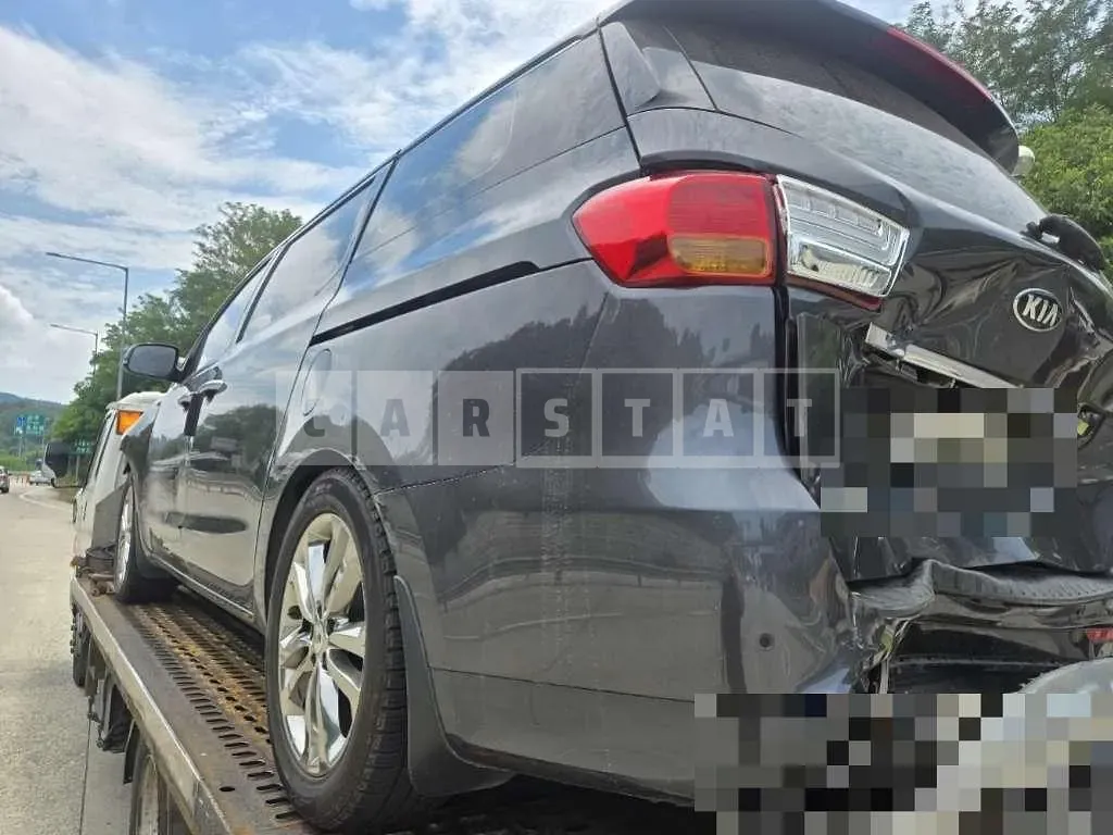 Photo 2 of 13: 2017 Kia Carnivals — Korean insurance auction
