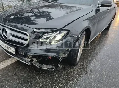 Photo 1 of 10: 2018 Mercedes-Benz E 200, VIN WDDZF4CB2JA343677 — Korean insurance auction