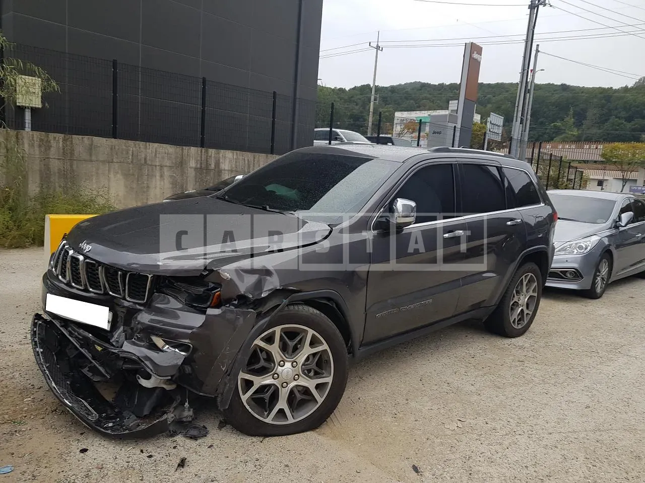 Photo 2 of 48: 2019 Jeep Grand Cherokee, VIN 1C4RJFBG3KC814890 — Korean insurance auction