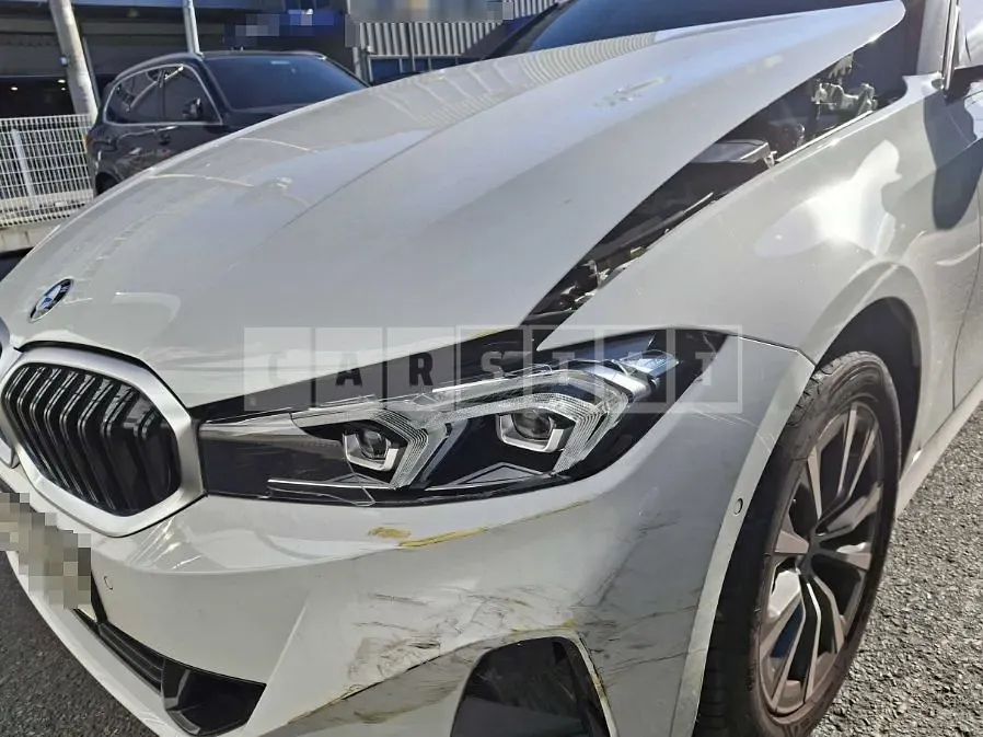 Photo 2 of 35: 2024 BMW 320i — Korean insurance auction