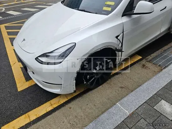 Photo 2 of 14: 2021 Tesla Model Y LongRange, VIN 5YJYGDEE7MF169160 — Korean insurance auction