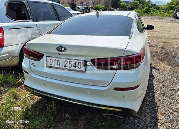 Photo 2 of 10: 2019 Kia K5 — Korean insurance auction