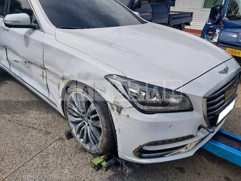 Photo 2 of 10: 2018 Hyundai Genesis G80, VIN KMHGM41DDJU288193 — Korean insurance auction