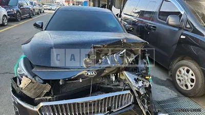 Photo 1 of 19: 2018 Kia K7 — Korean insurance auction