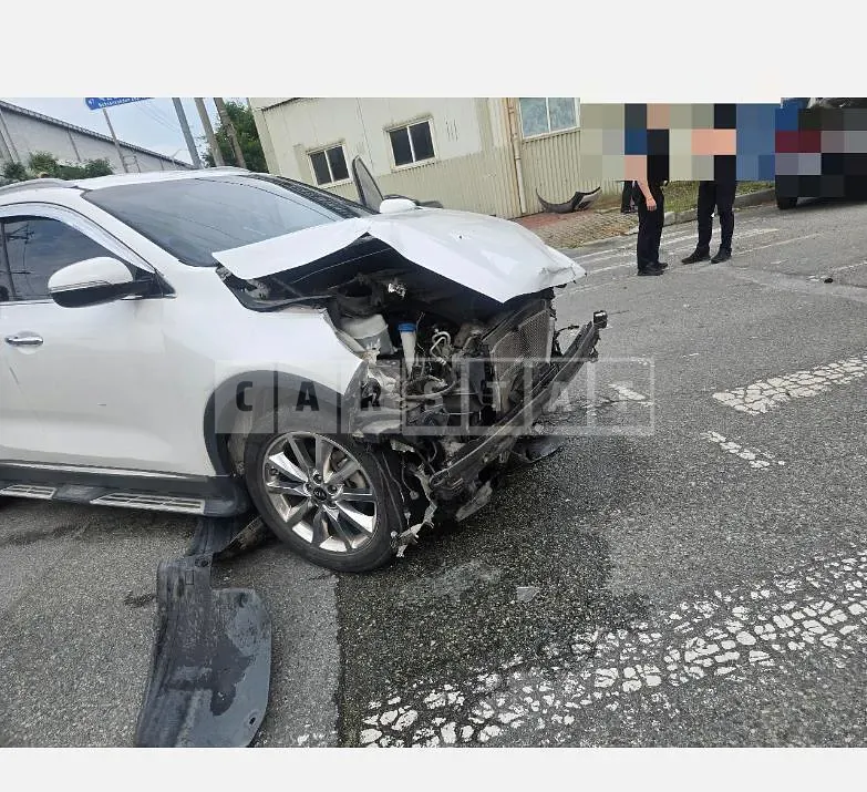 Photo 2 of 5: 2015 Kia Sorento 4WD — Korean insurance auction