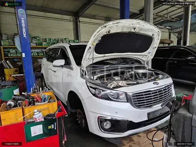 Photo 1 of 22: 2017 Kia Carnival (Diesel, 9 Seater), VIN KNAME81ABHS333766 — Korean insurance auction