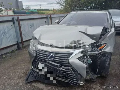 Photo 1 of 10: 2015 Lexus ES300h — Korean insurance auction