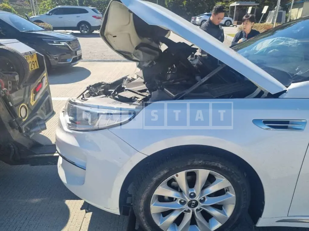 Photo 2 of 9: 2016 Kia K5, VIN KNAGU411BGA013497 — Korean insurance auction