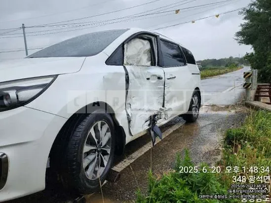 Photo 2 of 8: 2015 Kia Carnival — Korean insurance auction