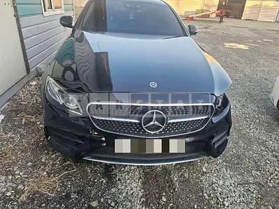 Photo 1 of 13: 2018 Mercedes-Benz E300 — Korean insurance auction