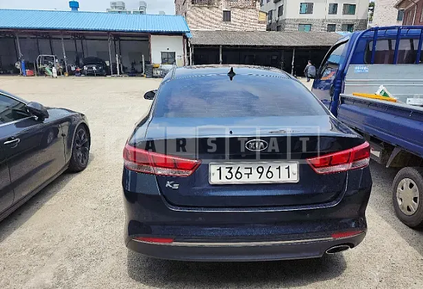 Photo 2 of 19: 2018 Kia K5, VIN KNAGS416BJA197578 — Korean insurance auction