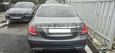 Photo 1 of 18: 2018 Mercedes-Benz E220 d 4Matic — Korean insurance auction