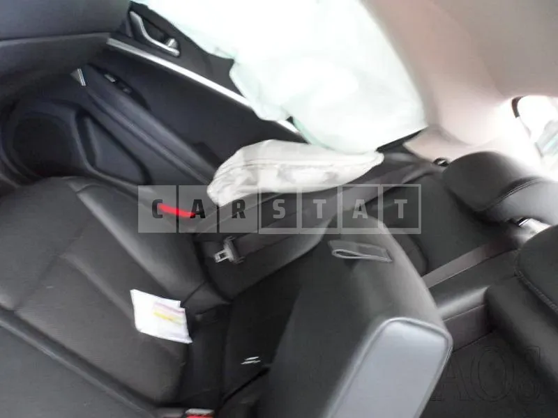 Photo 2 of 89: 2022 Genesis G70 2.0T 4WD, VIN KMTG341ADPU115114 — Korean insurance auction