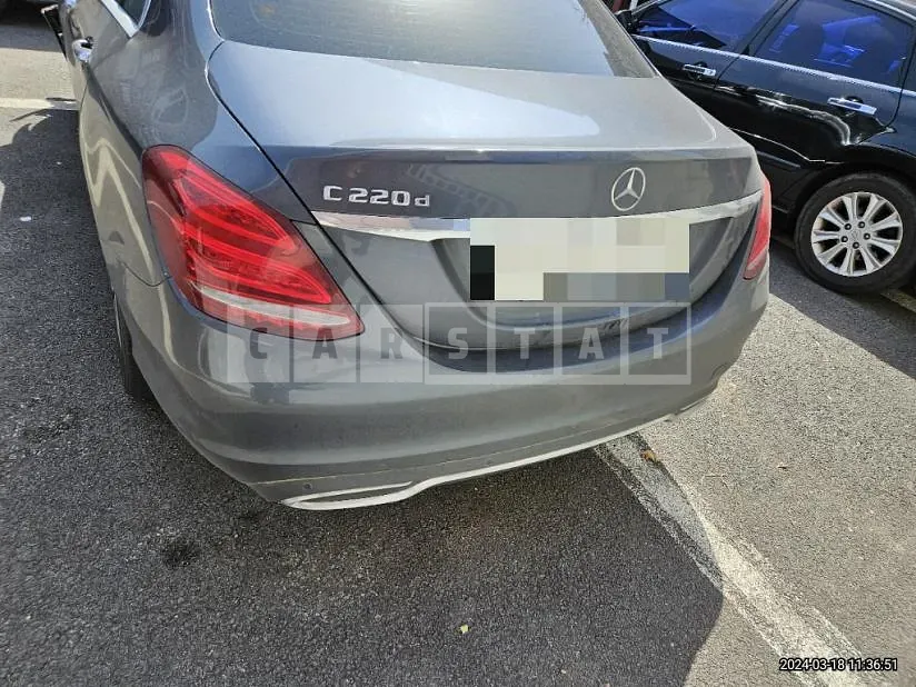 Photo 2 of 8: 2016 Mercedes-Benz C220 d — Korean insurance auction