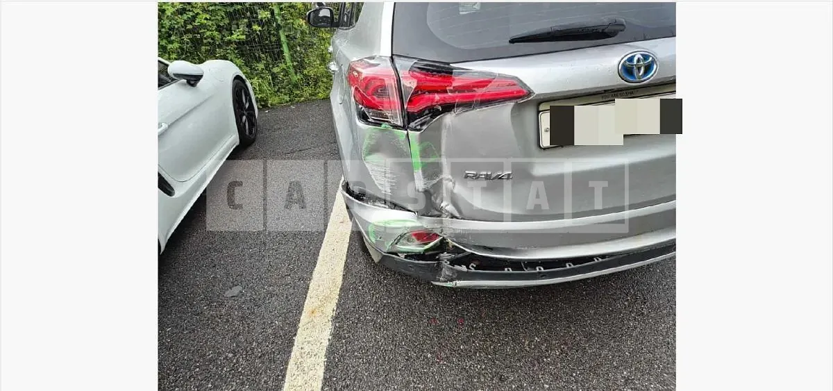 Photo 2 of 7: 2016 Toyota Love 4 Hybrid — Korean insurance auction