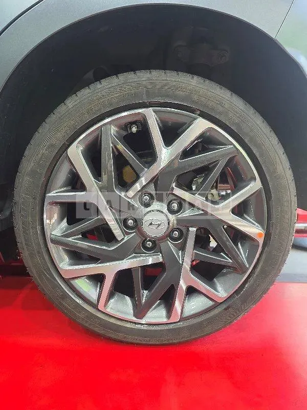 Photo 2 of 4: 2021 Hyundai (parts) Kona Hybrid Wheel — Korean insurance auction