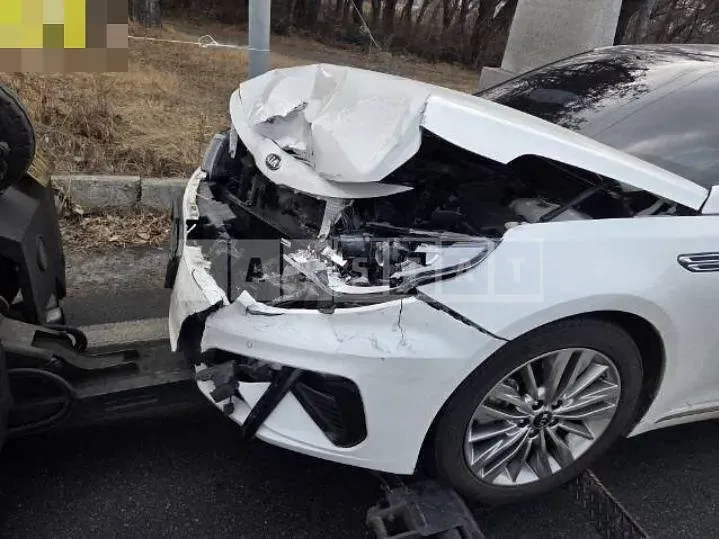 Photo 2 of 6: 2019 Kia K5 — Korean insurance auction