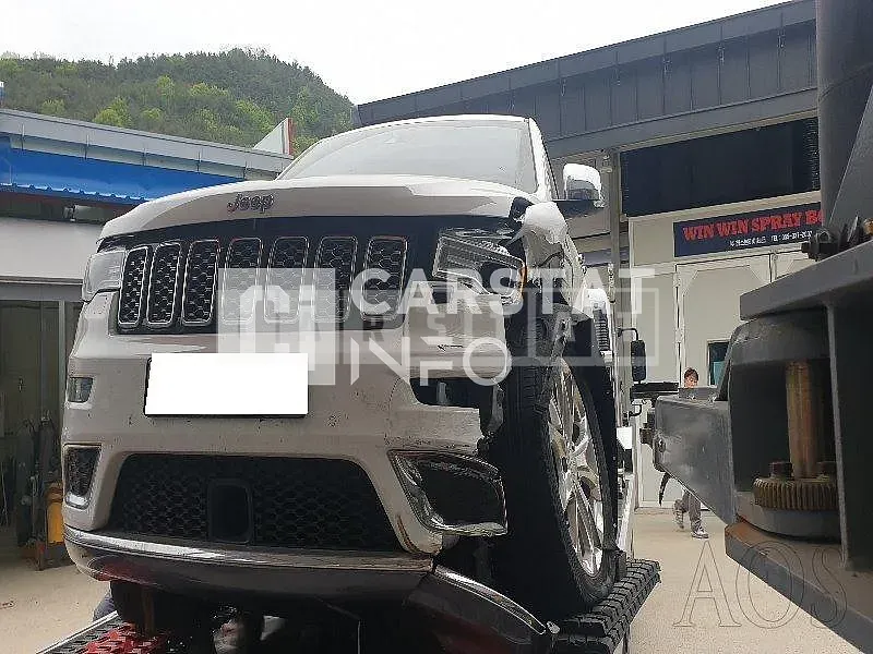 Photo 2 of 35: 2019 Jeep Grand Cherokee, VIN 1C4RJFJG9KC794064 — Korean insurance auction