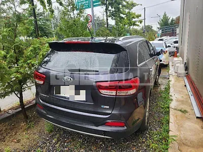 Photo 1 of 8: 2016 Kia Sorento — Korean insurance auction
