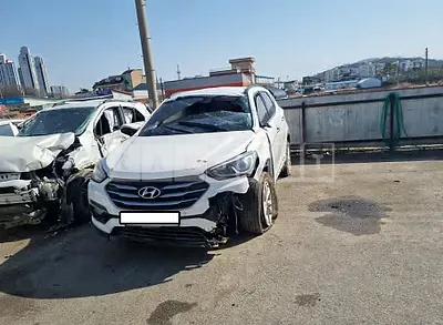 Photo 1 of 15: 2018 Hyundai Santa Fe, VIN KMHSW81UBJU791337 — Korean insurance auction