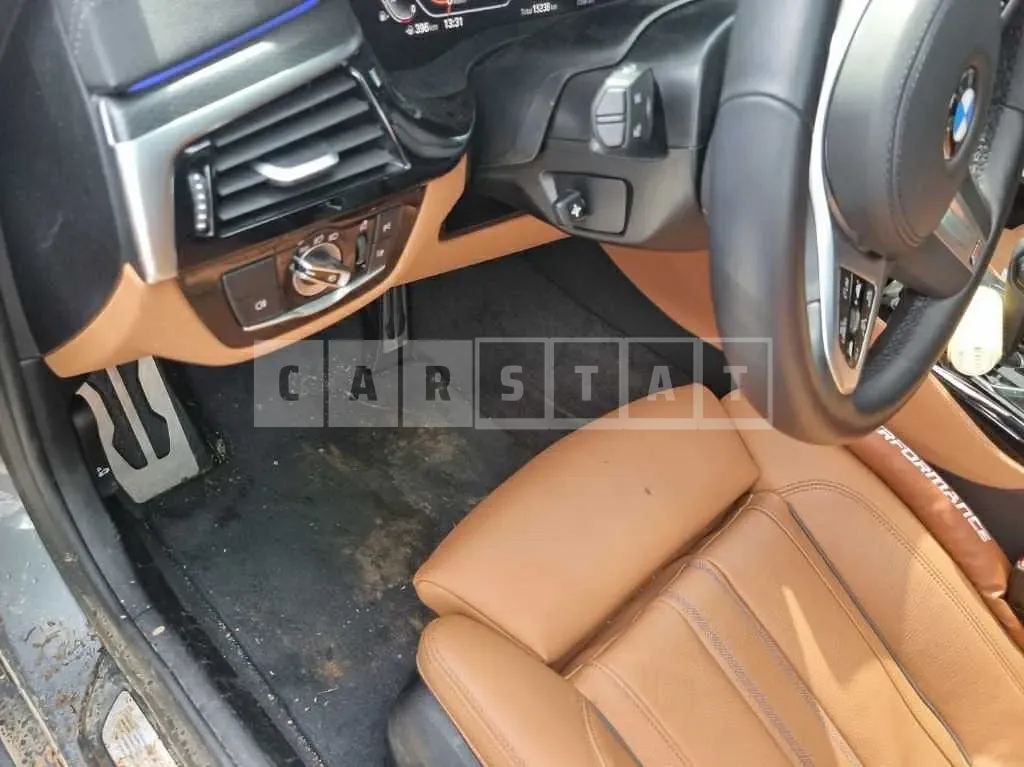 Photo 2 of 8: 2023 BMW 520i — Korean insurance auction