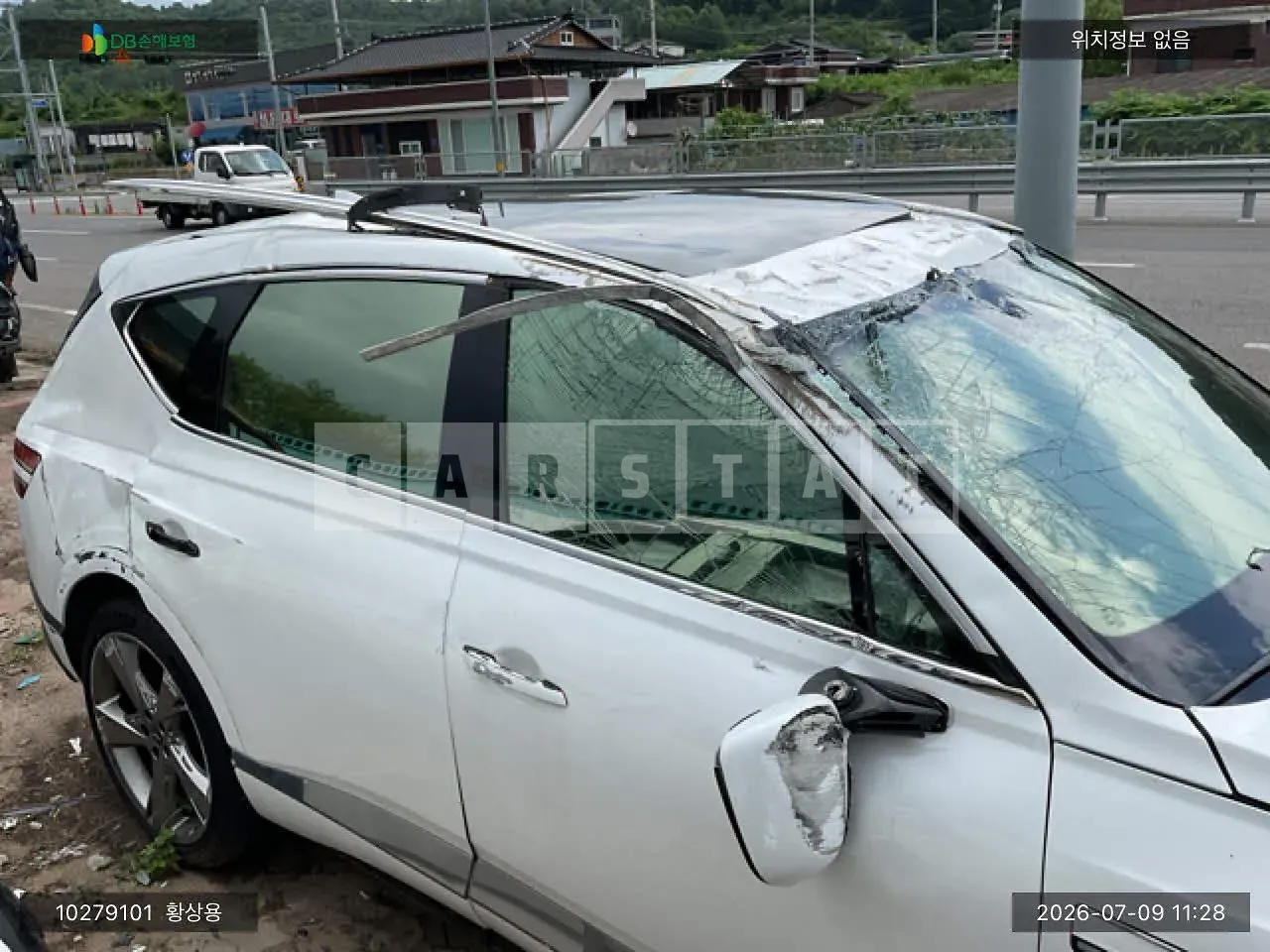 Photo 2 of 11: 2021 Genesis GV80, VIN KMTHC81CBNU085533 — Korean insurance auction