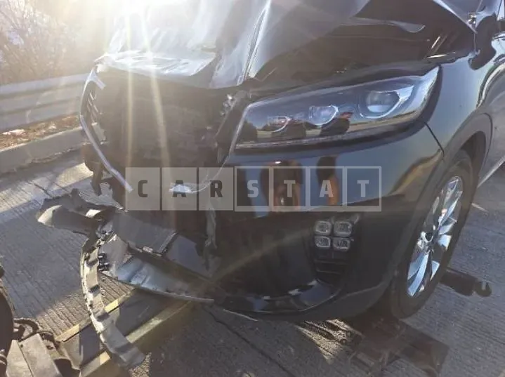 Photo 2 of 4: 2017 Kia Sorento — Korean insurance auction
