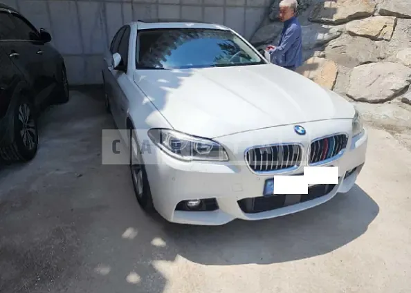Photo 2 of 50: 2016 BMW 520d xDrive, VIN WBA5E7104GG566031 — Korean insurance auction