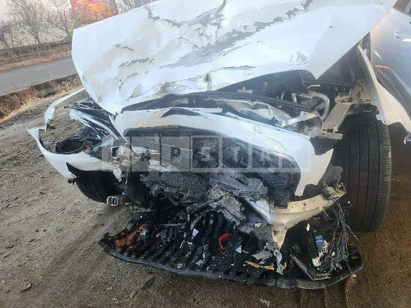 Photo 2 of 19: 2016 Mercedes-Benz E200 — Korean insurance auction
