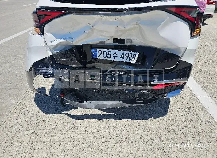 Photo 2 of 30: 2024 Kia Sportage — Korean insurance auction