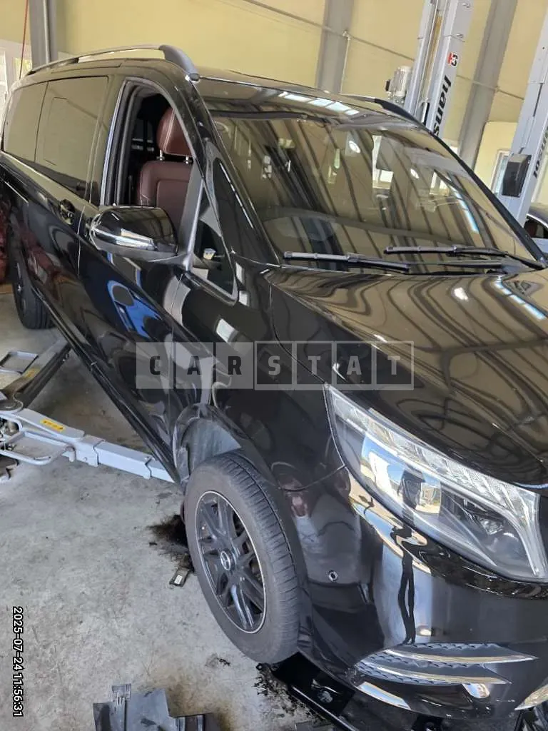Photo 2 of 32: 2018 Mercedes-Benz V250 — Korean insurance auction