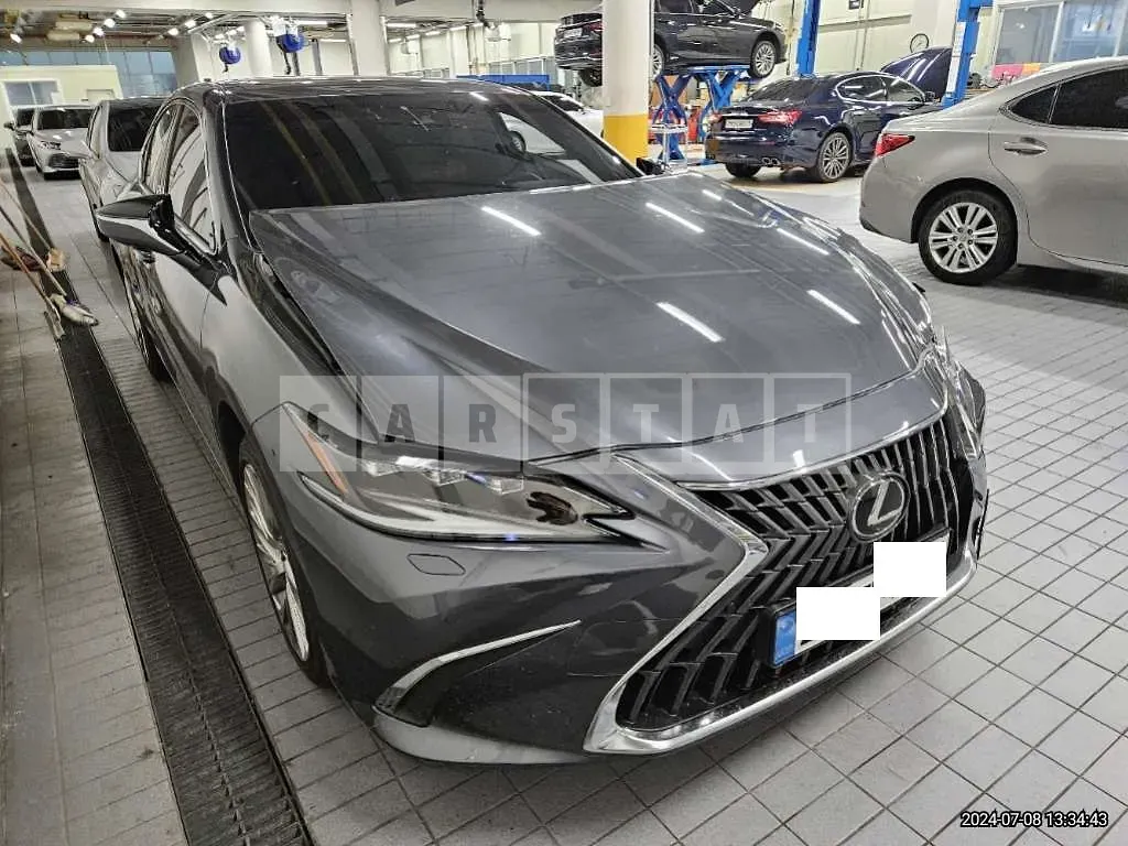 Photo 2 of 28: 2023 Lexus ES300h, VIN JTHBA1C18P2017903 — Korean insurance auction