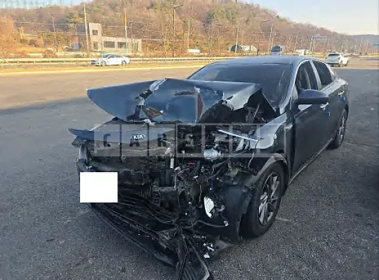 Photo 2 of 13: 2020 Kia K5 — Korean insurance auction