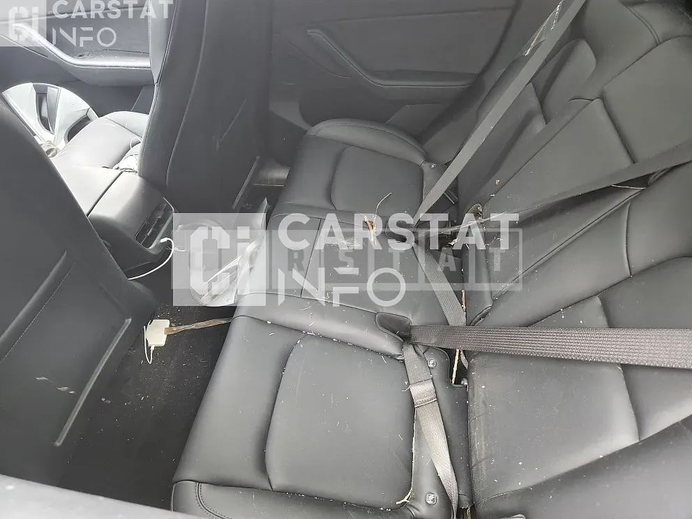 Photo 2 of 8: 2021 Tesla Model Y LongRange, VIN 5YJYGDEE9MF225776 — Korean insurance auction