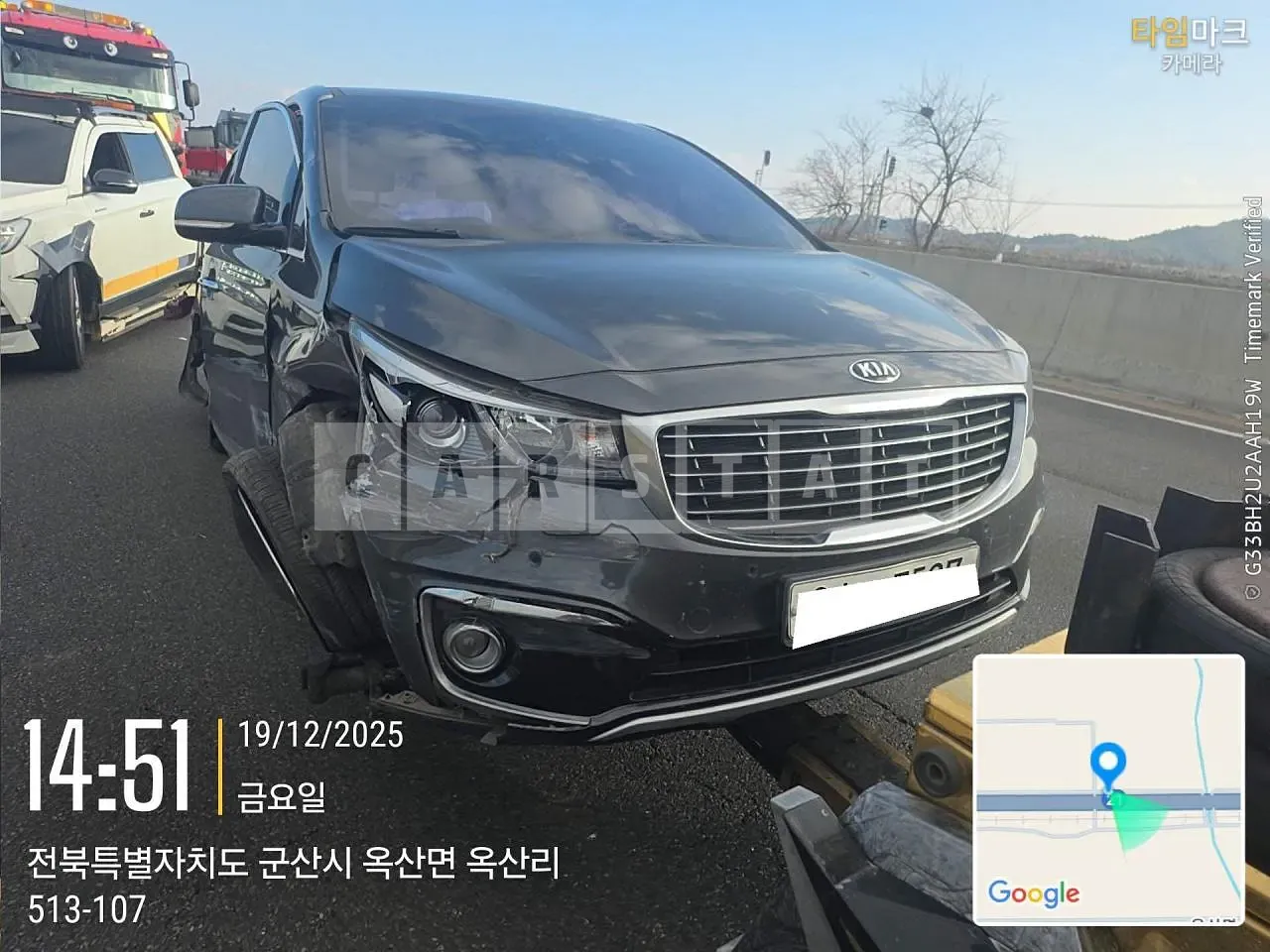 Photo 2 of 11: 2017 Kia Carnival, VIN KNAMC81ABJS417855 — Korean insurance auction