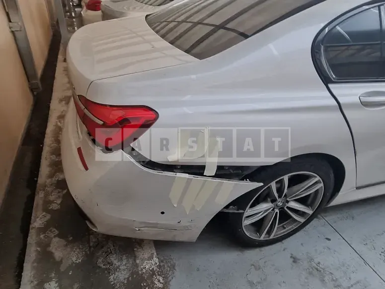 Photo 2 of 9: 2017 BMW 740d xDrive, VIN WBA7C6108HG760748 — Korean insurance auction