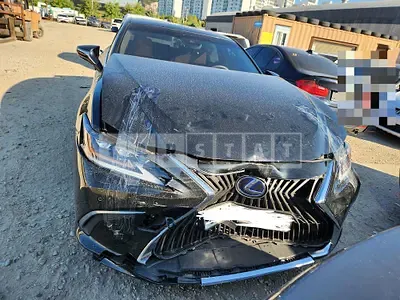Photo 1 of 20: 2021 Lexus ES300h, VIN JTHBA1C1XM2005215 — Korean insurance auction