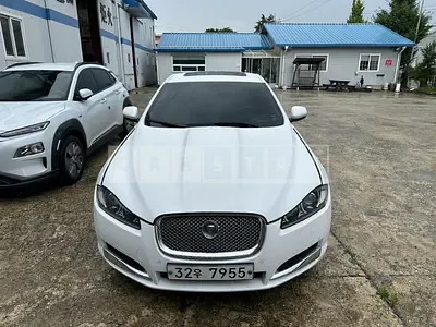 Photo 1 of 7: 2025 Jaguar XF 3.0d V6 Luxury — Korean insurance auction