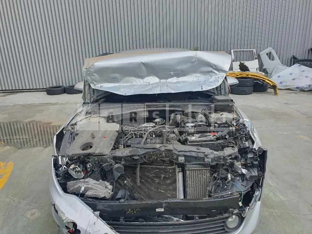 Photo 2 of 13: 2015 Kia K5, VIN KNAGX415GGA006001 — Korean insurance auction