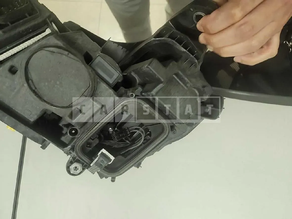 Photo 2 of 18: 2017 Mercedes-Benz (parts) E300 4Matic Headlamp — Korean insurance auction
