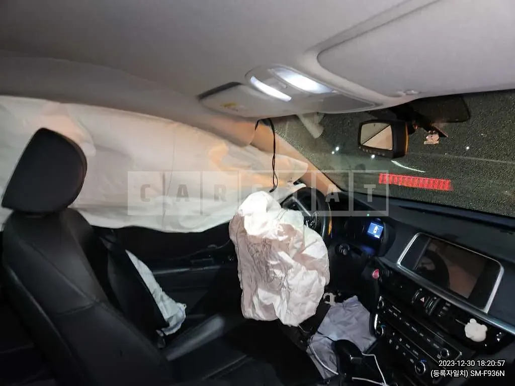 Photo 2 of 22: 2019 Kia K5, VIN KNAGX417GKA303545 — Korean insurance auction