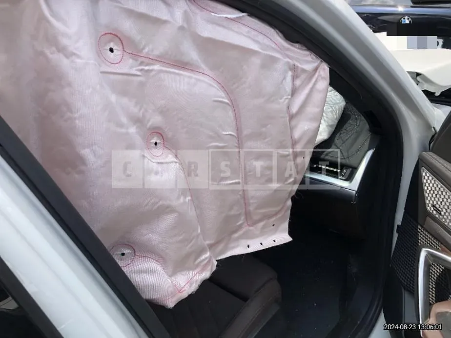 Photo 2 of 17: 2024 BMW iX1 xDrive30 — Korean insurance auction