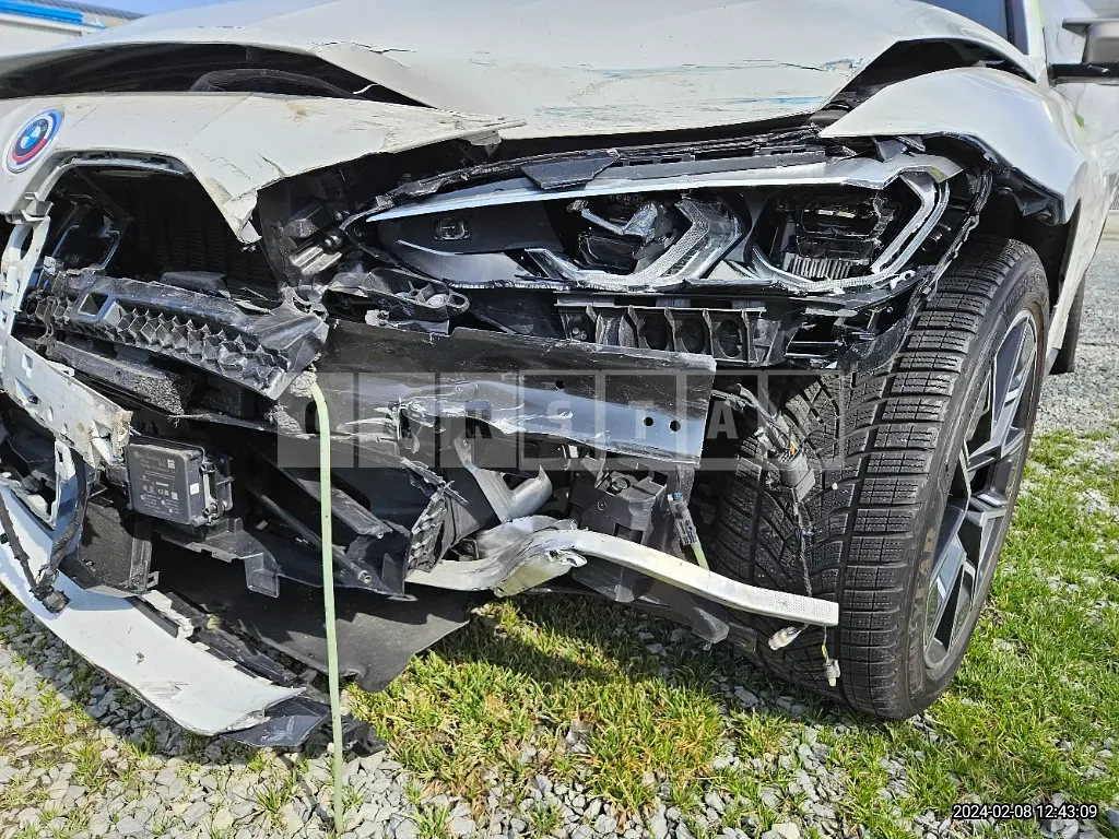 Photo 2 of 17: 2022 BMW i4 M50, VIN WBY31AW06NFM79597 — Korean insurance auction