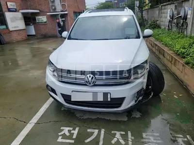 Photo 1 of 11: 2014 Volkswagen Tiguan 2.0 TDI Blue Motion — Korean insurance auction